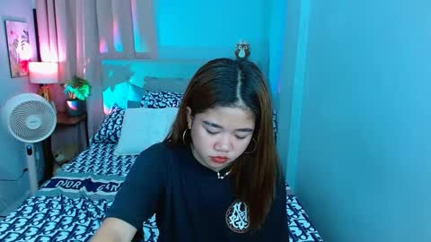 Snapshot of hotlayla_ chatting on 01/21/25, 12:18 Layla online show from 01/21/25, 12:18