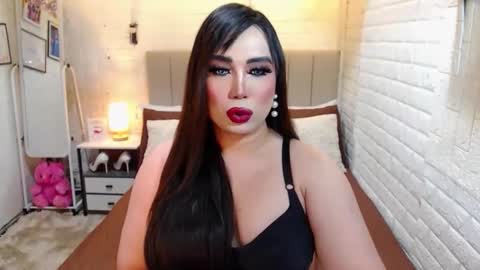 Snapshot of hotlexus69 chatting on 09/30/25, 08:25 LEXUS online show from 09/30/25, 08:25