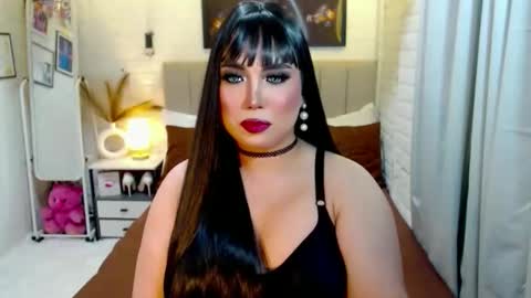 Snapshot of hotlexus69 chatting on 10/20/25, 12:11 LEXUS online show from 10/20/25, 12:11