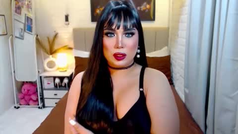 Snapshot of hotlexus69 chatting on 10/27/25, 12:15 LEXUS online show from 10/27/25, 12:15