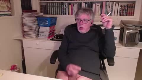 Snapshot of hotlux_54 chatting on 12/07/24, 04:25 hotlux_54 online show from 12/07/24, 04:25