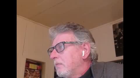 Snapshot of hotlux_54 chatting on 12/21/24, 11:34 hotlux_54 online show from 12/21/24, 11:34