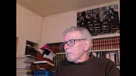 Snapshot of hotlux_54 chatting on 10/31/25, 10:22 hotlux_54 online show from 10/31/25, 10:22