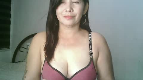 Snapshot of hotmamajen4u chatting on 06/25/26, 01:49 hotmamajen4u online show from 06/25/26, 01:49