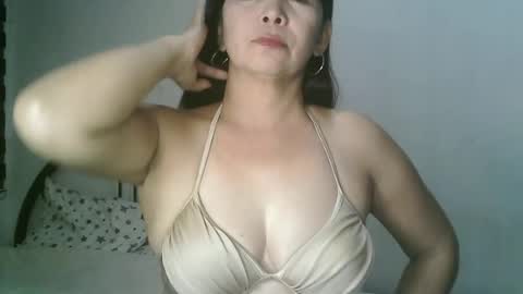Snapshot of hotmamajen4u chatting on 06/26/26, 04:06 hotmamajen4u online show from 06/26/26, 04:06