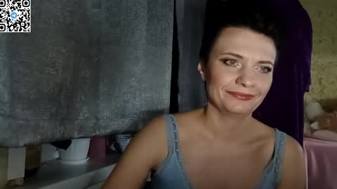 hotmamaqueen234 online show from 04/16/26, 09:39