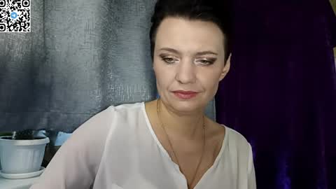 Snapshot of hotmamaqueen234 chatting on 05/11/26, 02:45 hotmamaqueen234 online show from 05/11/26, 02:45