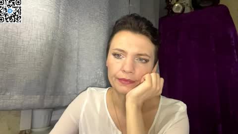 Snapshot of hotmamaqueen234 chatting on 05/25/26, 09:10 hotmamaqueen234 online show from 05/25/26, 09:10