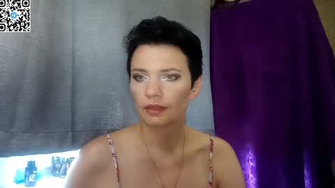 Snapshot of hotmamaqueen234 chatting on 06/10/26, 10:36 hotmamaqueen234 online show from 06/10/26, 10:36