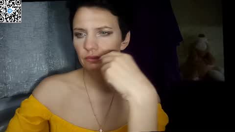 Snapshot of hotmamaqueen234 chatting on 06/15/26, 07:27 hotmamaqueen234 online show from 06/15/26, 07:27