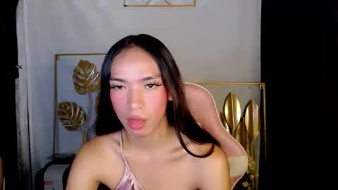 Snapshot of hotmichelle292006 chatting on 04/24/26, 07:00 HI its me youre lovely MICHAELA online show from 04/24/26, 07:00