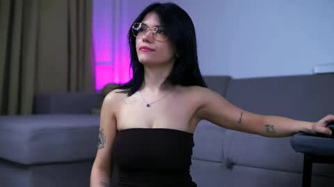 Molly online show from 06/01/26, 12:34