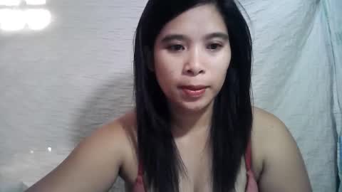 Snapshot of hotmompinay30 chatting on 04/16/26, 10:34 flor online show from 04/16/26, 10:34