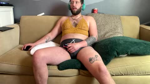 Snapshot of hotmplspunk chatting on 03/23/26, 05:17 Jared online show from 03/23/26, 05:17