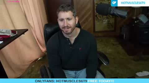 Snapshot of hotmuscles6t9 chatting on 06/23/26, 03:43 hotmuscles6t9 online show from 06/23/26, 03:43