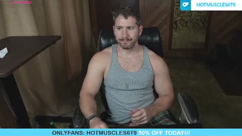 Snapshot of hotmuscles6t9 chatting on 07/06/26, 11:07 hotmuscles6t9 online show from 07/06/26, 11:07