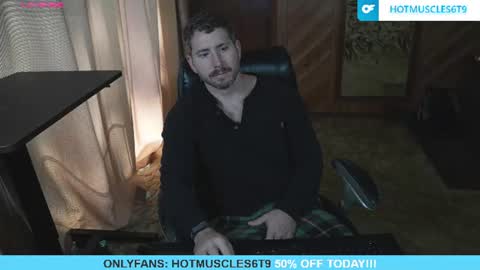 Snapshot of hotmuscles6t9 chatting on 07/07/26, 03:27 hotmuscles6t9 online show from 07/07/26, 03:27