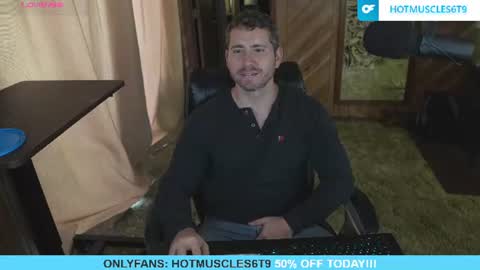 Snapshot of hotmuscles6t9 chatting on 07/09/26, 08:46 hotmuscles6t9 online show from 07/09/26, 08:46