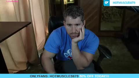 Snapshot of hotmuscles6t9 chatting on 07/11/26, 03:37 hotmuscles6t9 online show from 07/11/26, 03:37