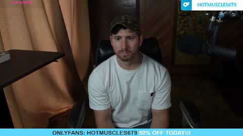 Snapshot of hotmuscles6t9 chatting on 07/15/26, 05:07 hotmuscles6t9 online show from 07/15/26, 05:07