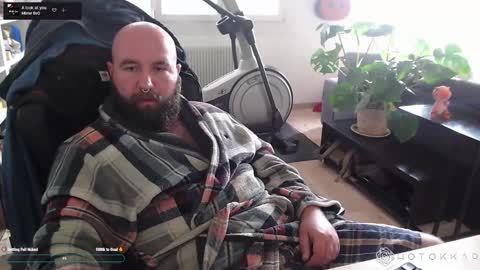 Snapshot of hotokar chatting on 10/19/25, 09:21 Hotokkar online show from 10/19/25, 09:21