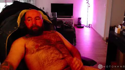 Snapshot of hotokar chatting on 12/14/25, 11:15 Hotokkar online show from 12/14/25, 11:15