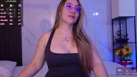 Snapshot of hotpawgmilf chatting on 05/30/26, 03:14 Sussy Bloom online show from 05/30/26, 03:14