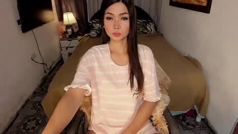 Snapshot of hotsherlene02 chatting on 02/18/26, 01:45 SHERLENE BLACKWELL online show from 02/18/26, 01:45