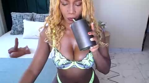 Snapshot of hotshyfreakylady chatting on 06/21/26, 11:57 Sahara online show from 06/21/26, 11:57