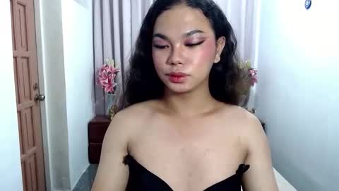 hotsiren101 online show from 12/22/25, 07:44