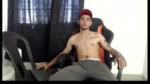 Snapshot of hotsteel420 chatting on 02/15/25, 02:11 hotsteel420 online show from 02/15/25, 02:11