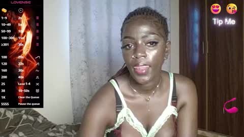 Amalia online show from 11/22/25, 01:43