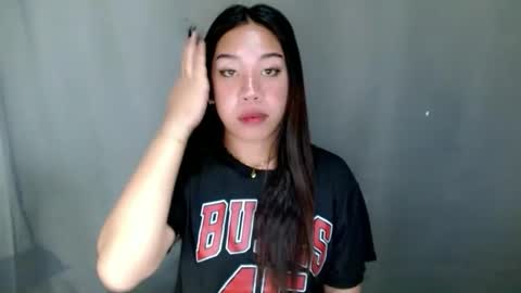 jelaigrande  online show from 04/15/26, 10:32