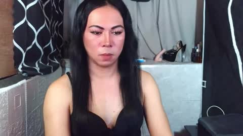 Snapshot of hott_summerr chatting on 05/28/26, 06:43 Alex Summer online show from 05/28/26, 06:43