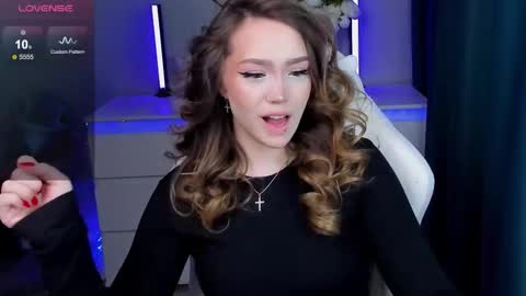 hello Im Eva online show from 11/22/25, 11:31