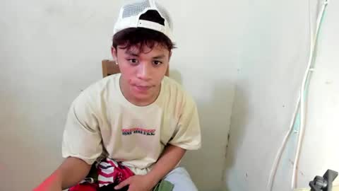 Snapshot of hottie_migs chatting on 07/12/26, 01:02 hottie_migs online show from 07/12/26, 01:02