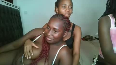 Snapshot of hottie_mistie chatting on 04/18/26, 10:32 hottie_mistie online show from 04/18/26, 10:32