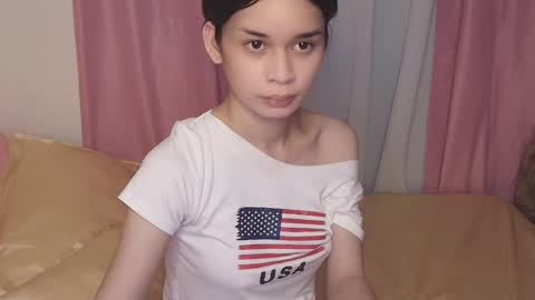 Snapshot of hottie_rhaffa chatting on 05/06/26, 05:51 Terra online show from 05/06/26, 05:51