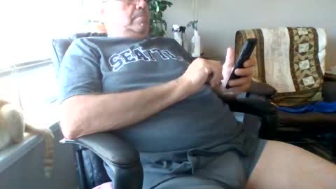 Snapshot of hottop_1981 chatting on 07/27/26, 12:39 Hottop 1981 online show from 07/27/26, 12:39