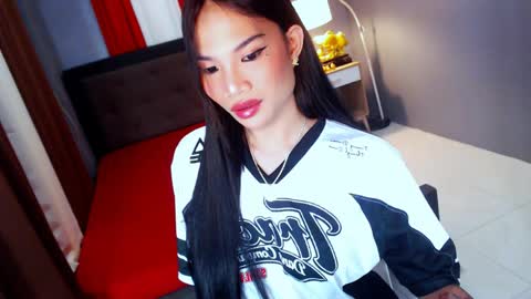 Snapshot of hotty_jane chatting on 04/15/26, 06:26 Hi i am Jane half vietnamese and half pinay and would like to meet good person here XOXO online show from 04/15/26, 06:26
