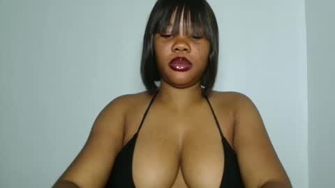 hotty_lora889 online show from 04/04/26, 07:50