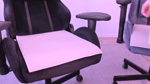 Nessie and Jessie online show from 01/26/25, 07:32