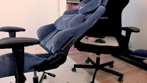 Nessie and Jessie online show from 04/03/26, 09:18