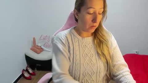 hottychrystal online show from 11/28/25, 01:08