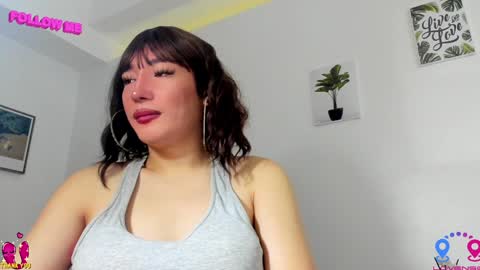 Snapshot of hottycrishinaxx chatting on 01/11/25, 07:06 crishinahotty online show from 01/11/25, 07:06