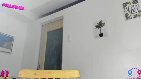 Snapshot of hottycrishinaxx chatting on 01/17/25, 10:22 crishinahotty online show from 01/17/25, 10:22