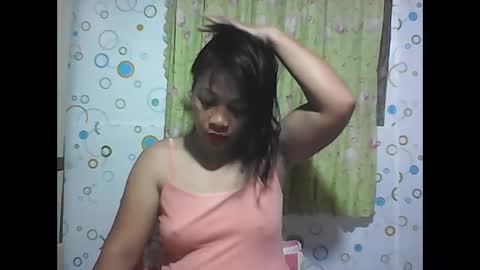 hottyelle1 online show from 04/14/26, 02:39