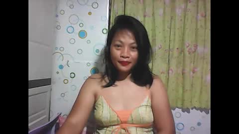 hottyelle1 online show from 04/15/26, 02:35