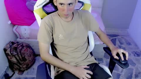 Snapshot of houston_bby_ chatting on 03/03/26, 08:37 HOUSTON online show from 03/03/26, 08:37