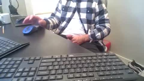 hoverday online show from 11/03/25, 02:40